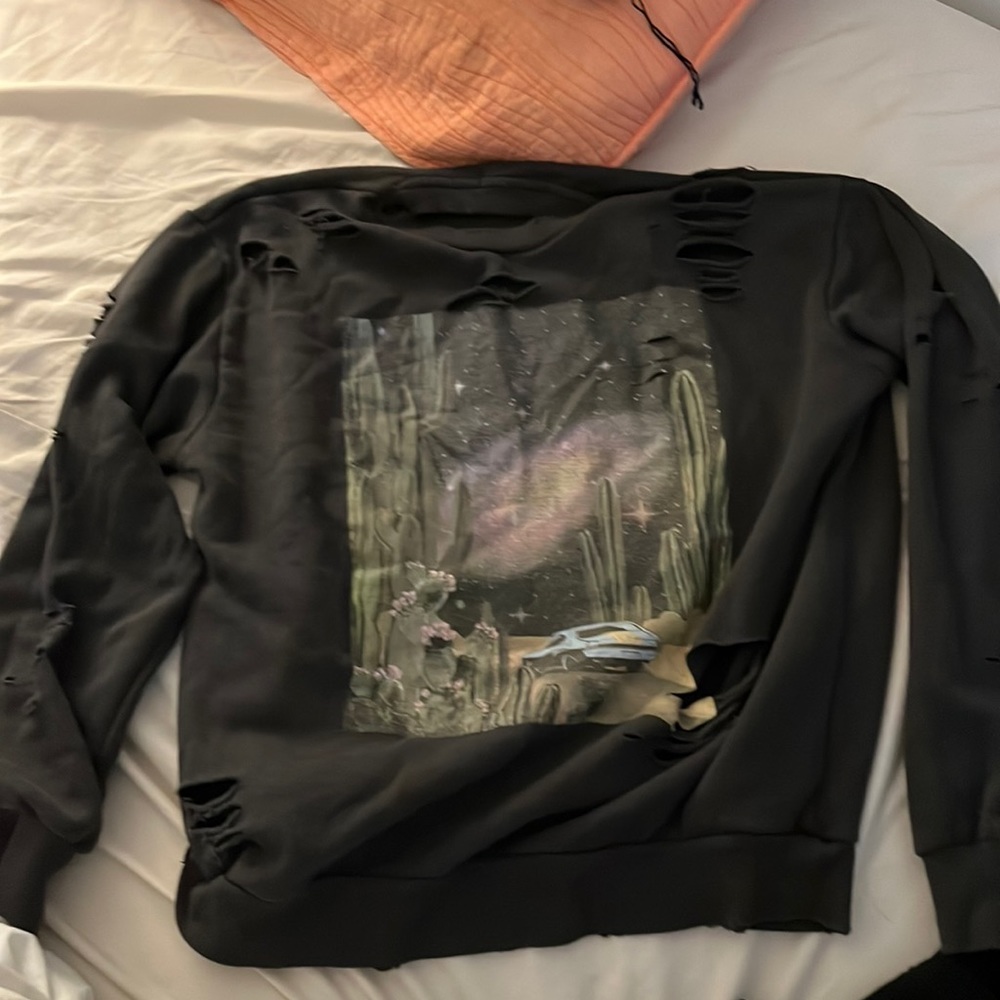 Social🤍SCENE grey sweater w holes